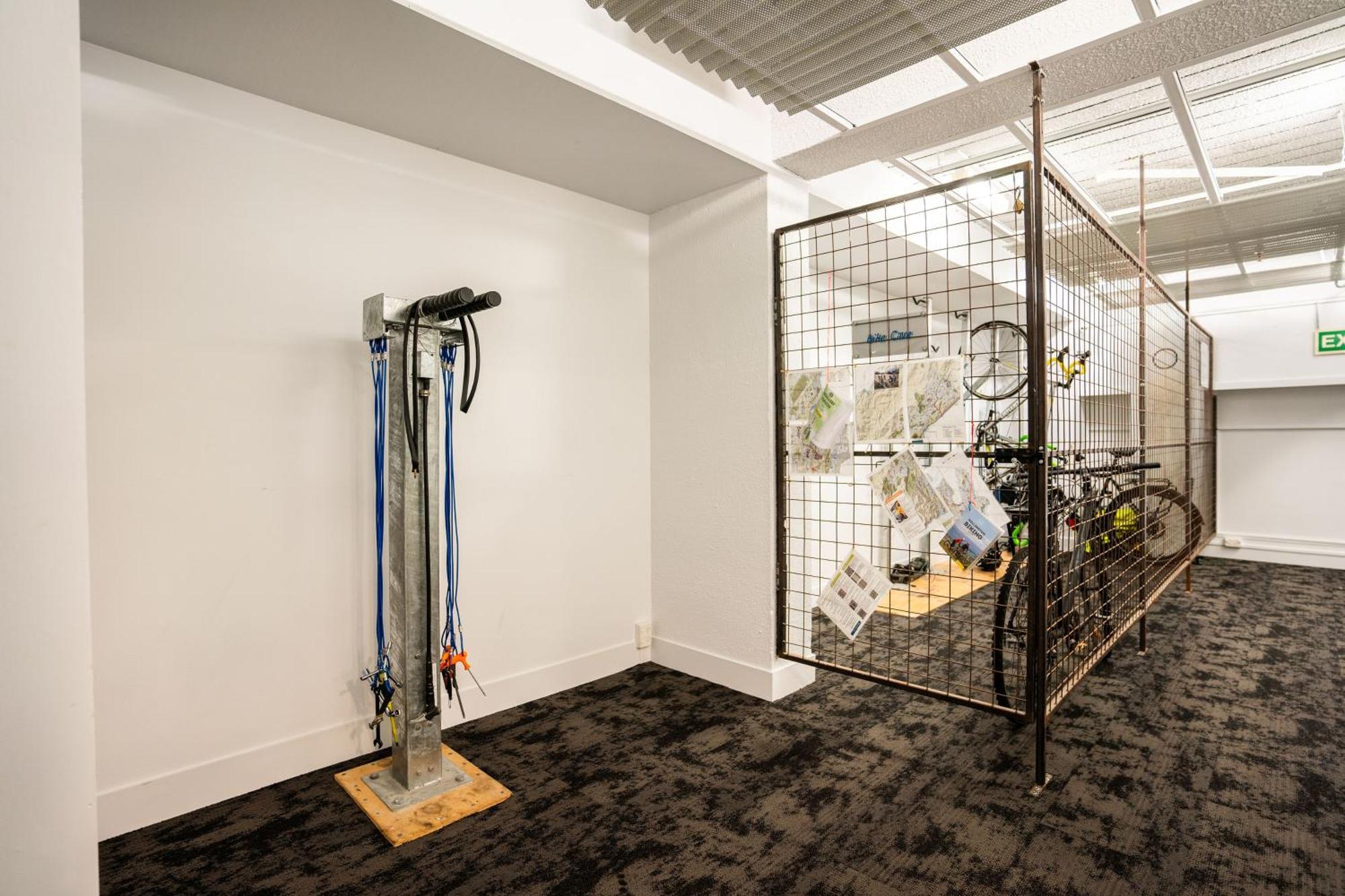 Haka House Wellington Hostel Εξωτερικό φωτογραφία A bicycle repair station at the station