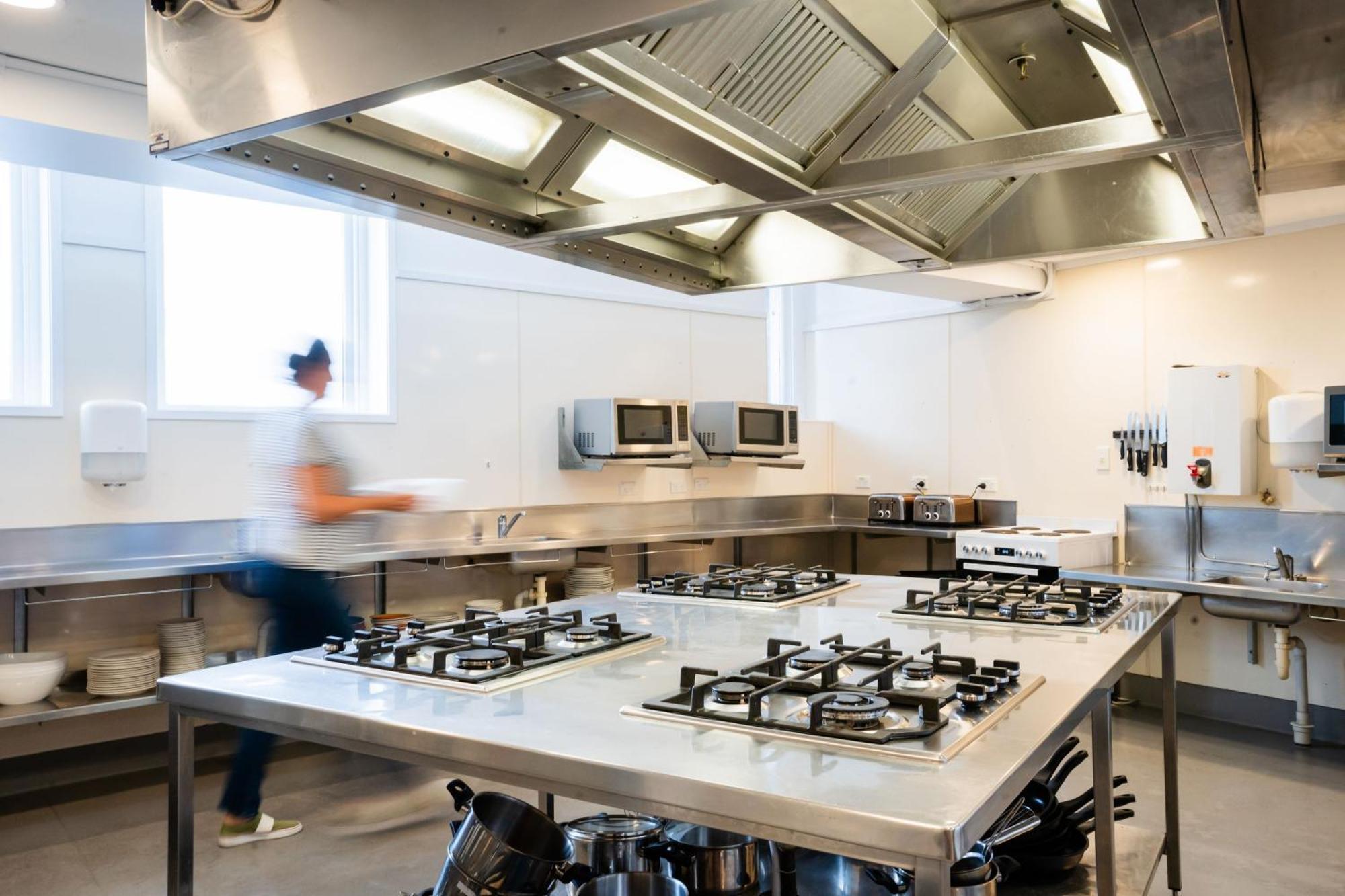 Haka House Wellington Hostel Εξωτερικό φωτογραφία The kitchen at the Culinary Institute of Virginia