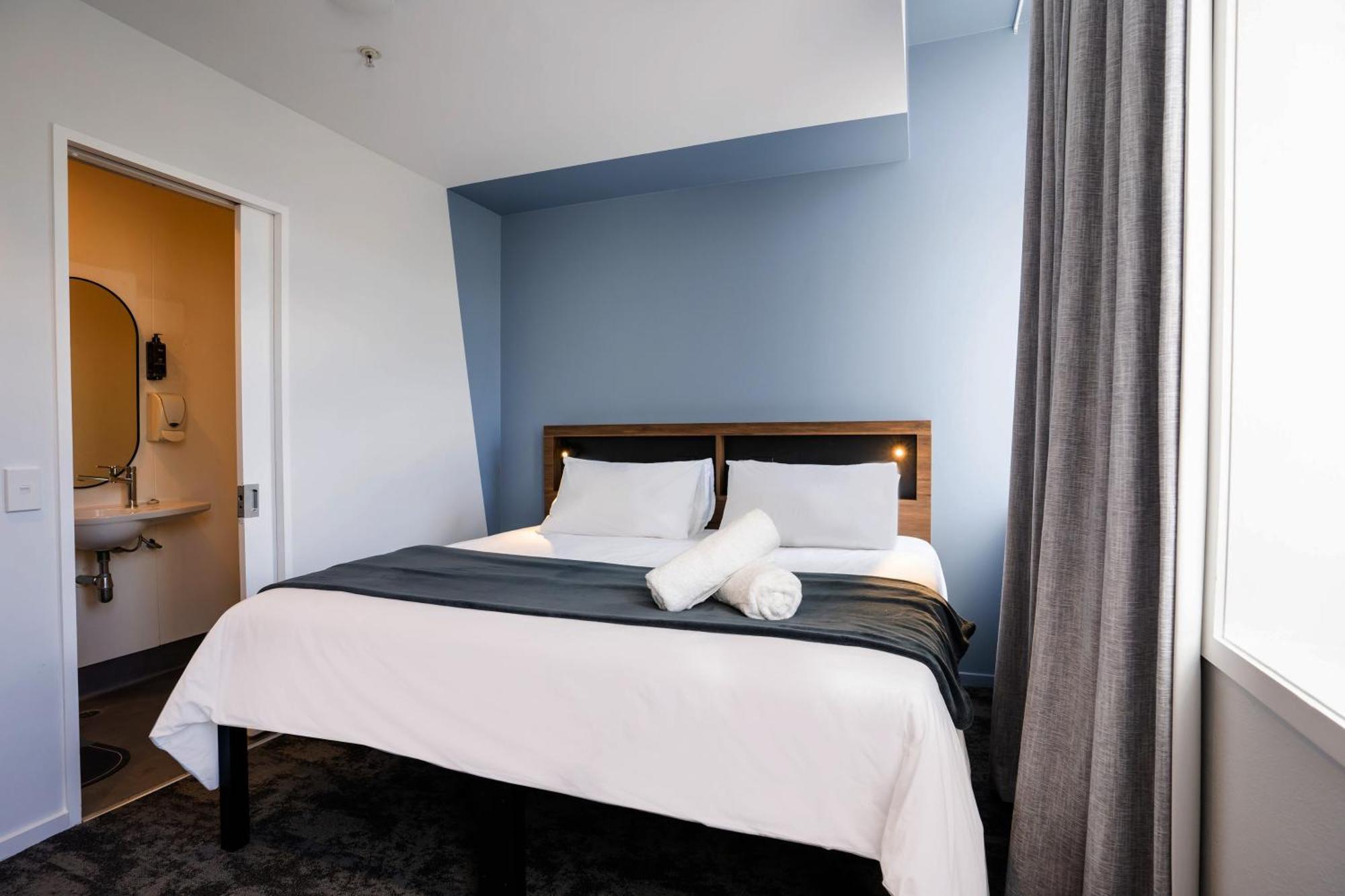 Haka House Wellington Hostel Εξωτερικό φωτογραφία A room at the hotel
