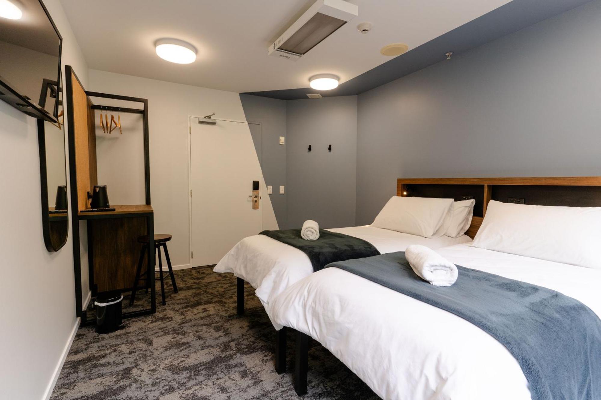 Haka House Wellington Hostel Εξωτερικό φωτογραφία A room at the hotel