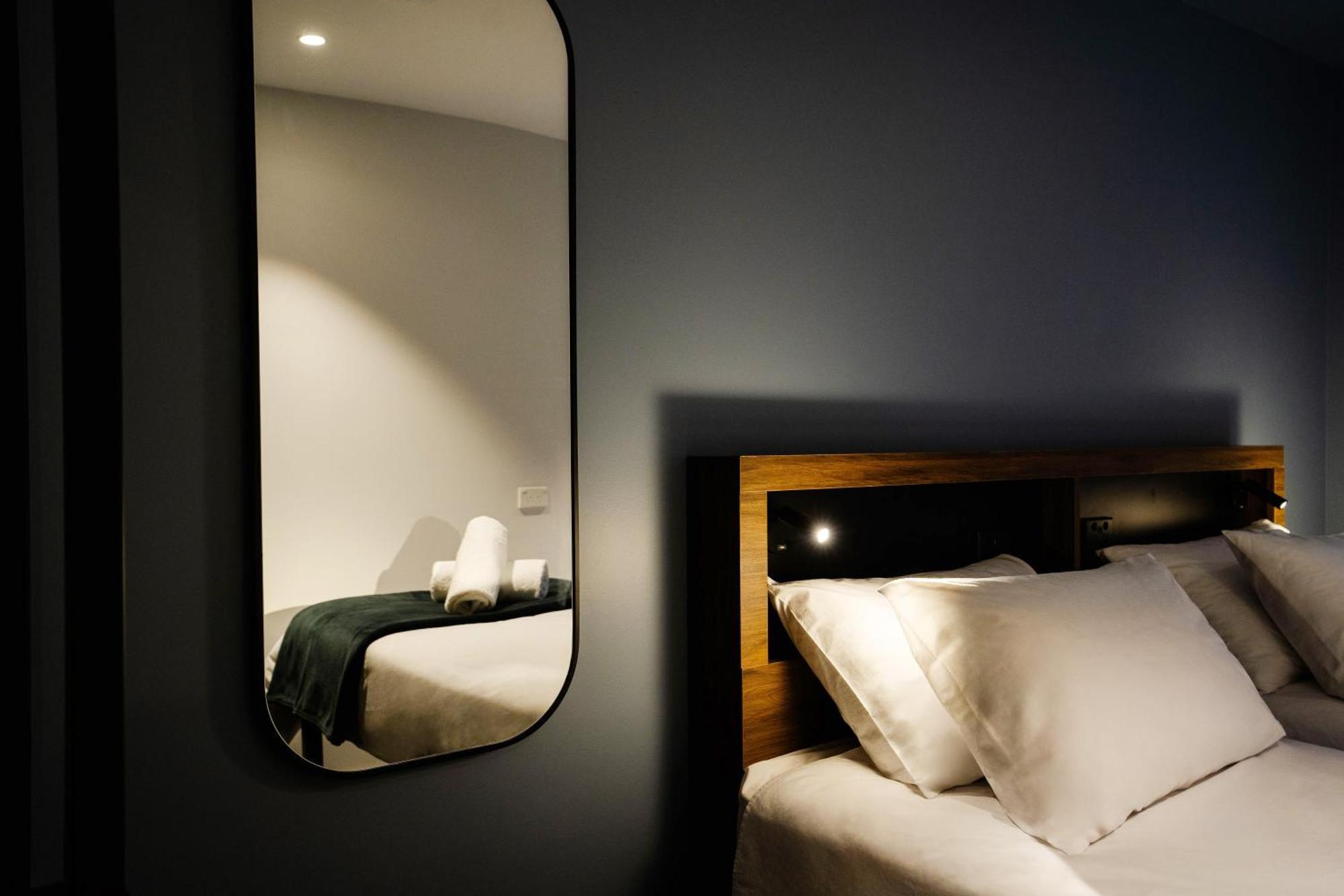 Haka House Wellington Hostel Εξωτερικό φωτογραφία A room at the hotel